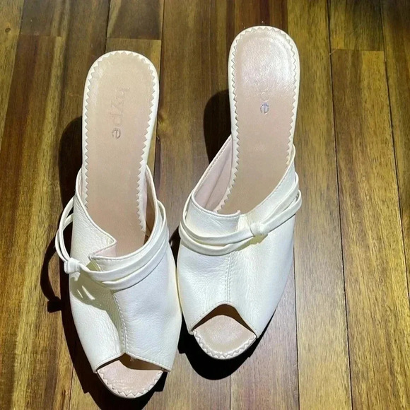 Hype Shoes - Vintage HYPE leather and wood peep toe heels